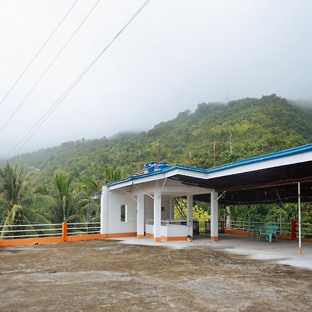 C Star Travellers Inn Oslob Esterno foto