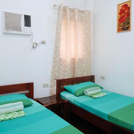 C Star Travellers Inn Oslob Esterno foto