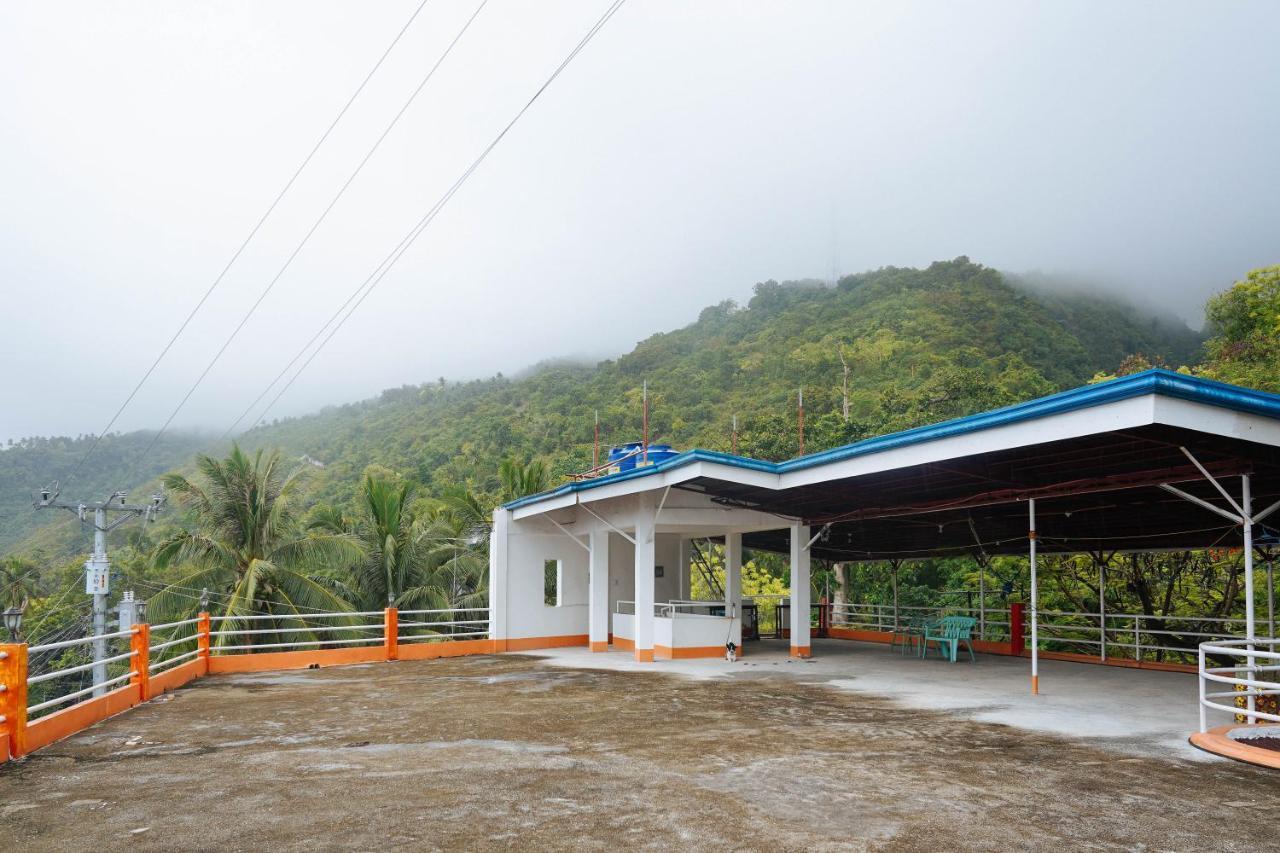 C Star Travellers Inn Oslob Esterno foto