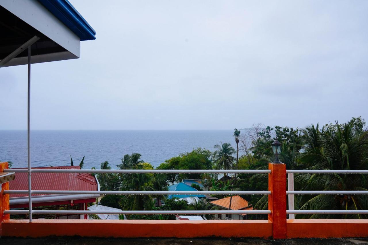 C Star Travellers Inn Oslob Esterno foto