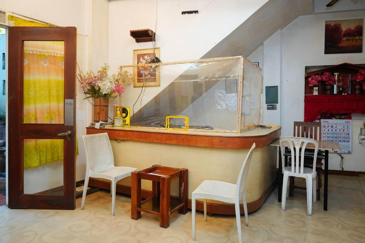 C Star Travellers Inn Oslob Esterno foto