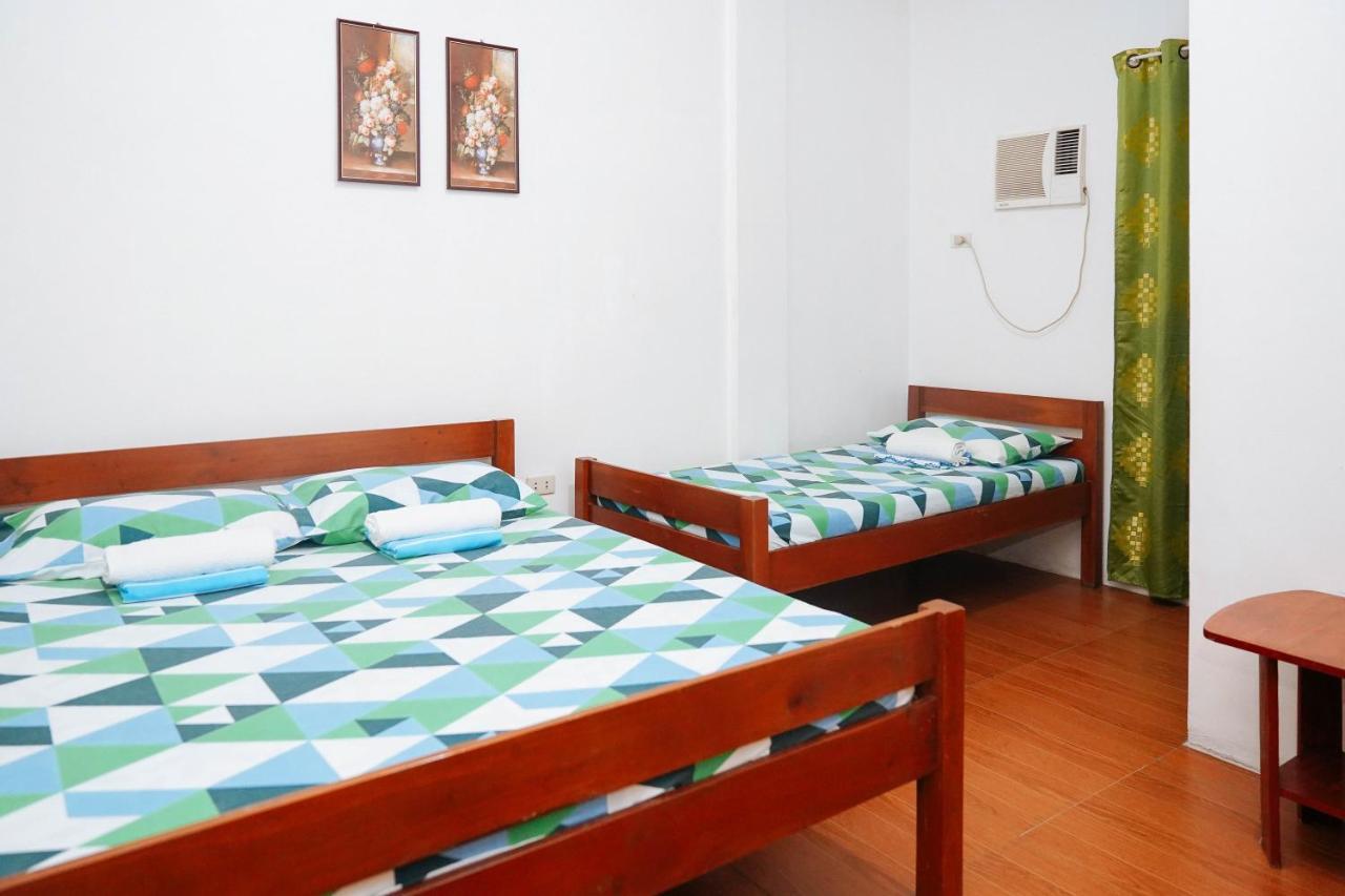 C Star Travellers Inn Oslob Esterno foto