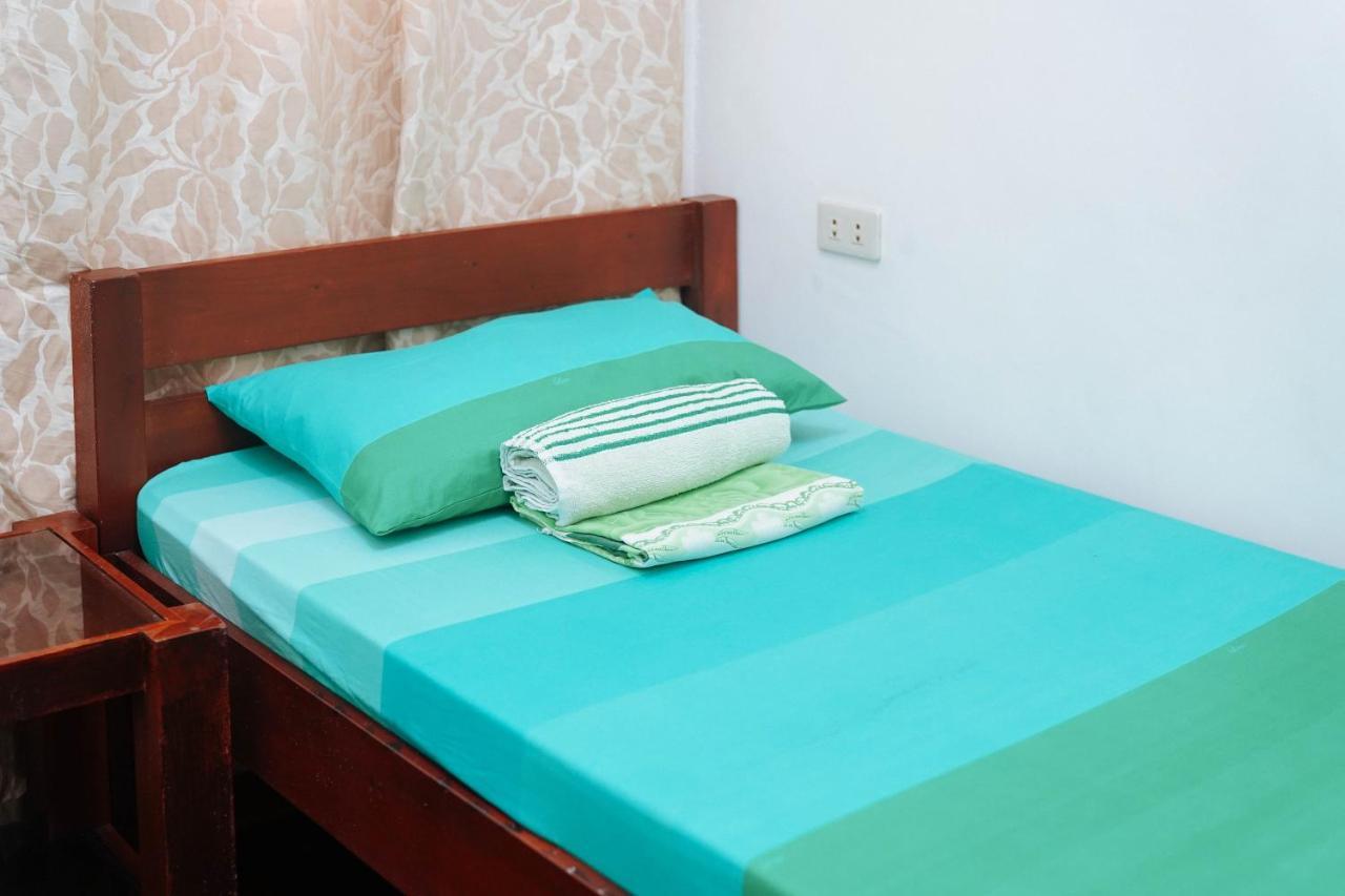 C Star Travellers Inn Oslob Esterno foto