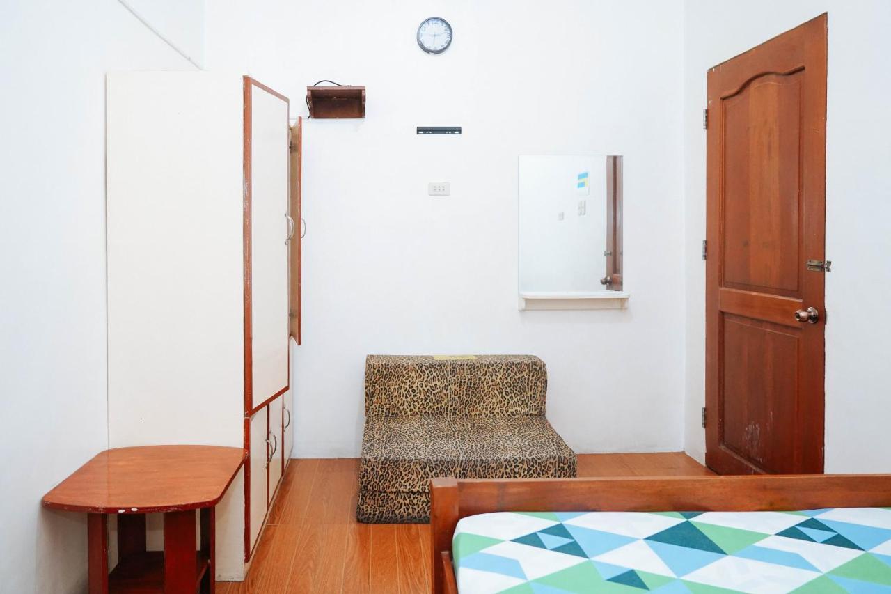 C Star Travellers Inn Oslob Esterno foto